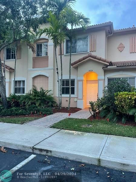 8324 SW 27TH ST # 102, HOLLYWOOD, FL 33025, photo 1 of 10