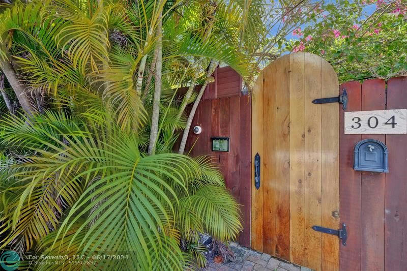 304 SW 9TH ST, FORT LAUDERDALE, FL 33315, photo 1 of 12