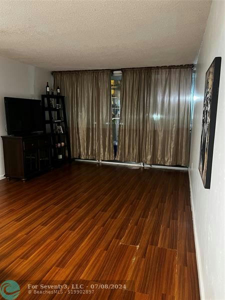 870 NW 87TH AVE APT 210, MIAMI, FL 33172, photo 1 of 5