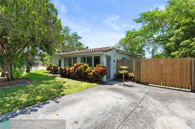 1200 SW 29TH ST, FORT LAUDERDALE, FL 33315, photo 1 of 33