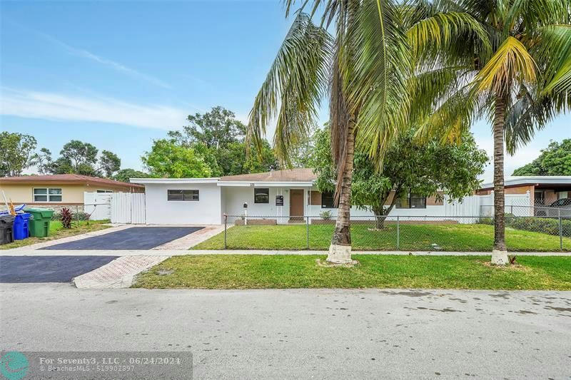 320 SW 30TH AVE, FORT LAUDERDALE, FL 33312, photo 1 of 20