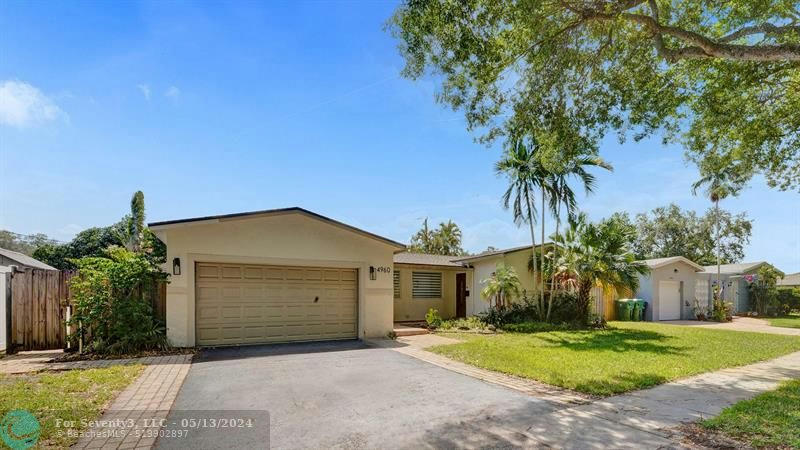 4960 SW 89TH AVE, COOPER CITY, FL 33328, photo 1 of 40