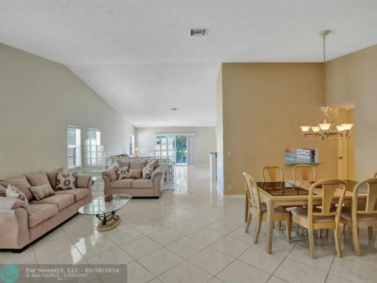 10036 COUNTRY BROOK RD, BOCA RATON, FL 33428, photo 4 of 46